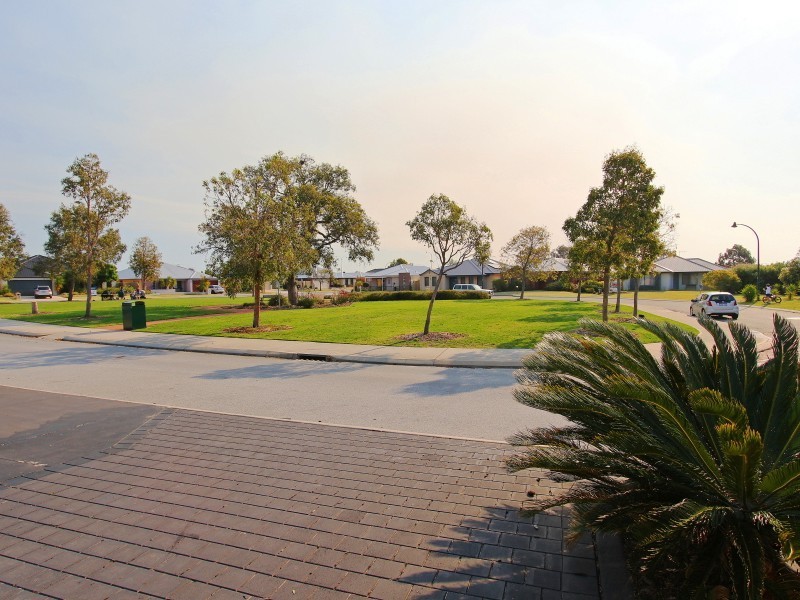 26 Fawcett Road, Byford WA 6122