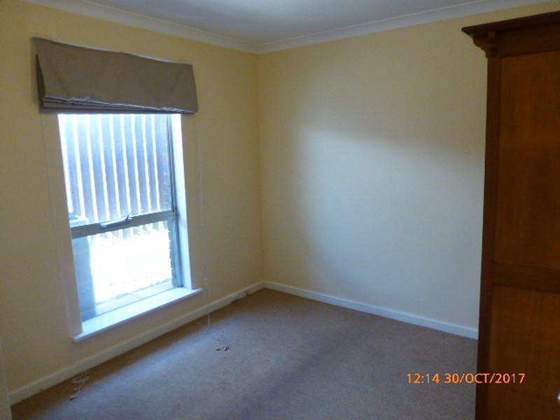 10 Parkside Drive, Thornlie WA 6108