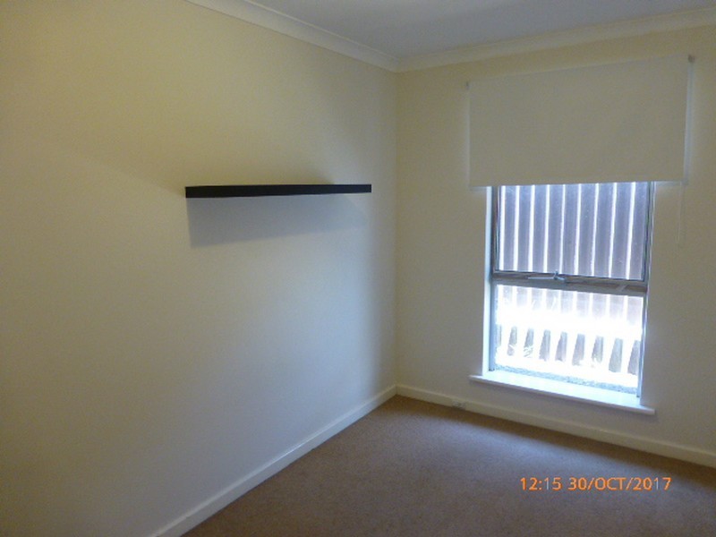 10 Parkside Drive, Thornlie WA 6108