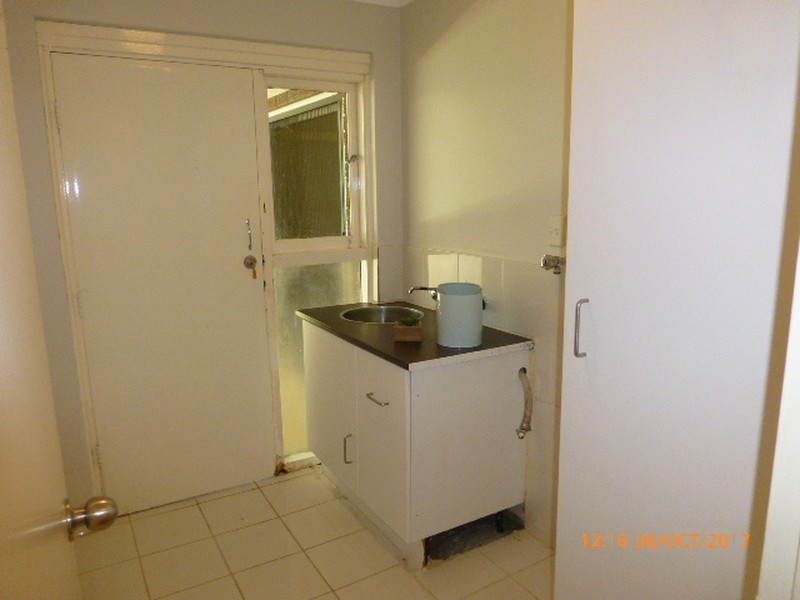 10 Parkside Drive, Thornlie WA 6108