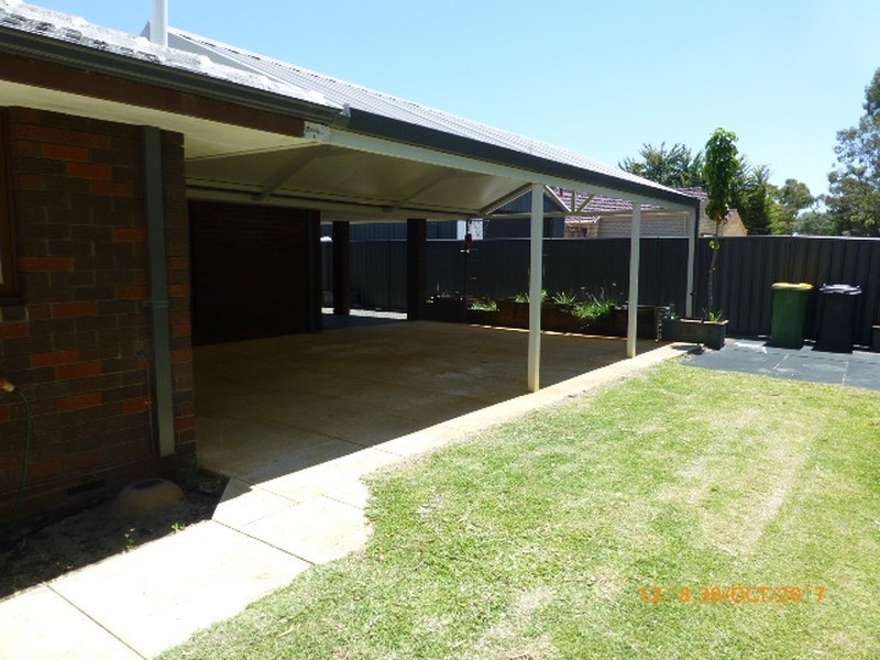 10 Parkside Drive, Thornlie WA 6108