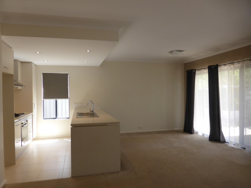 Unit 17/18 Deanmore Bend, Hammond Park WA 6164