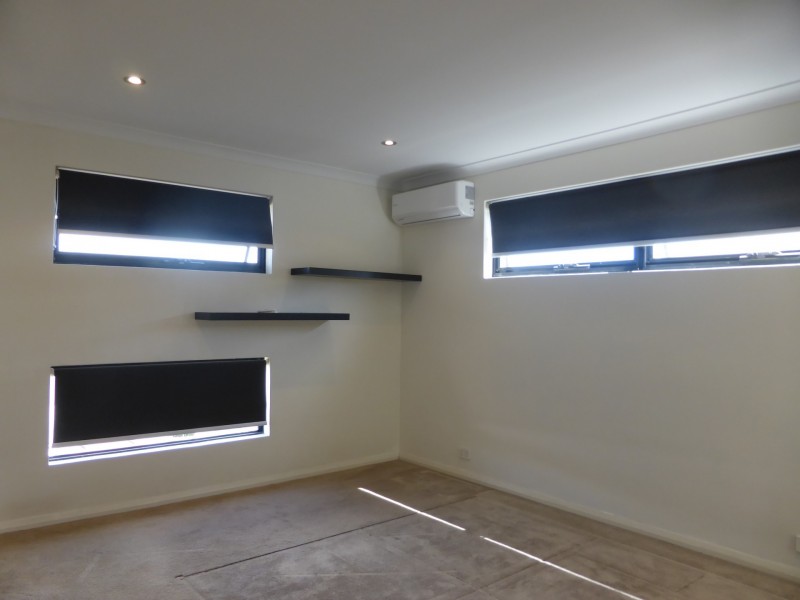 Unit 17/18 Deanmore Bend, Hammond Park WA 6164