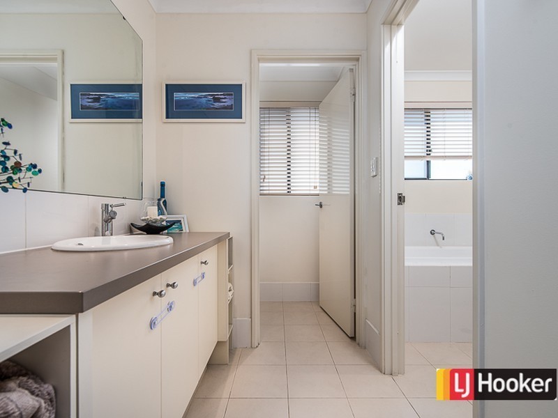 Unit 17/18 Deanmore Bend, Hammond Park WA 6164