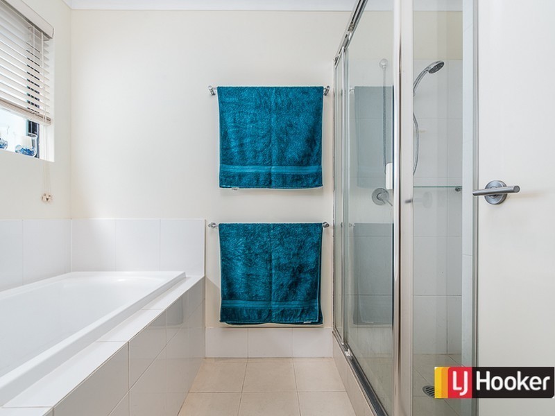 Unit 17/18 Deanmore Bend, Hammond Park WA 6164