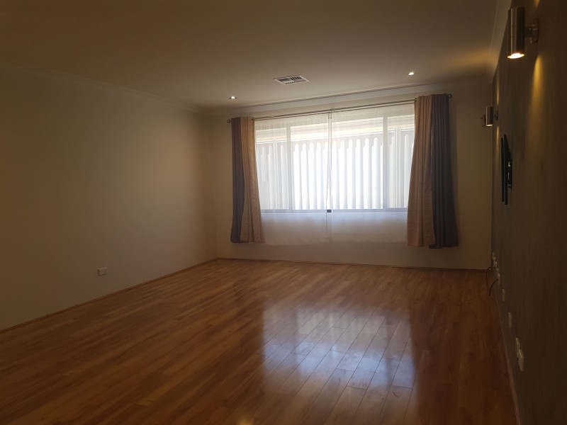 6 Cornforth Way, Piara Waters WA 6112