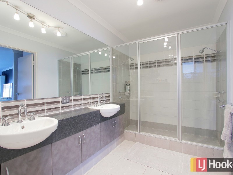 10 Lowerhall Gardens, Southern River WA 6110