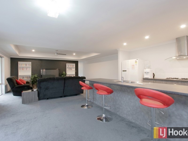 10 Lowerhall Gardens, Southern River WA 6110