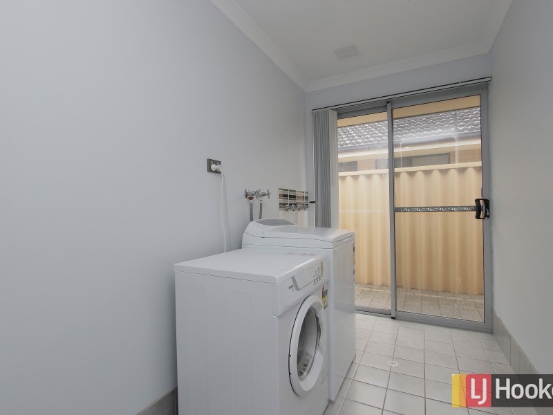 10 Lowerhall Gardens, Southern River WA 6110