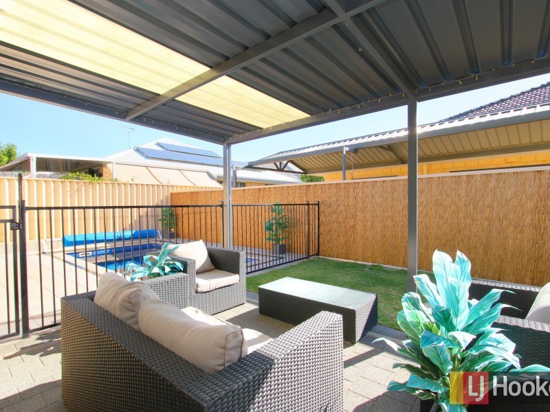 10 Lowerhall Gardens, Southern River WA 6110