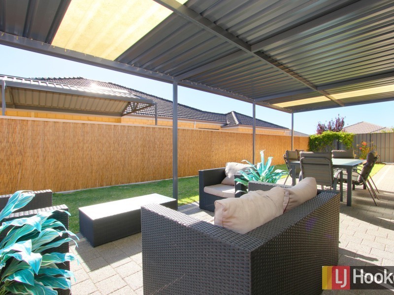 10 Lowerhall Gardens, Southern River WA 6110