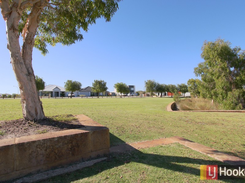 10 Lowerhall Gardens, Southern River WA 6110