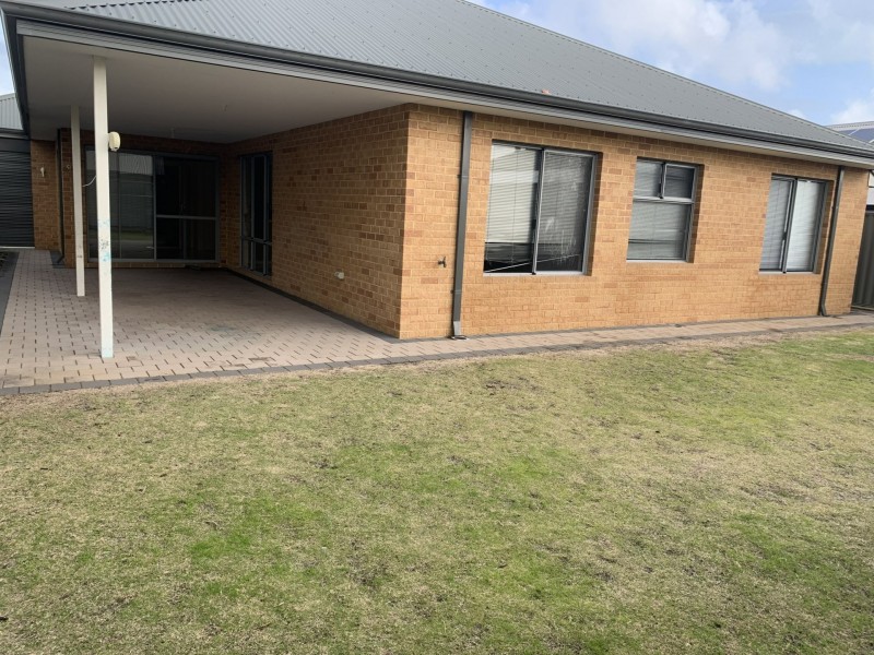 7 Leroy Way, Piara Waters WA 6112