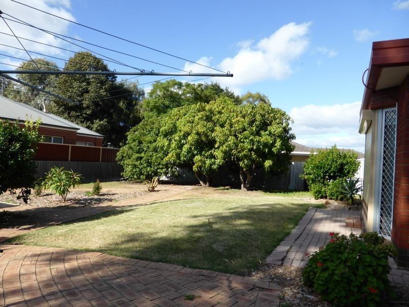 320 Railway Parade, East Cannington WA 6107