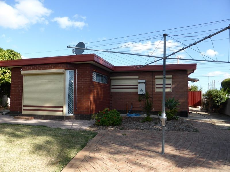 320 Railway Parade, East Cannington WA 6107