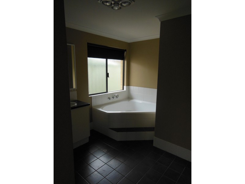 6 Cathedral Link, Aubin Grove WA 6164