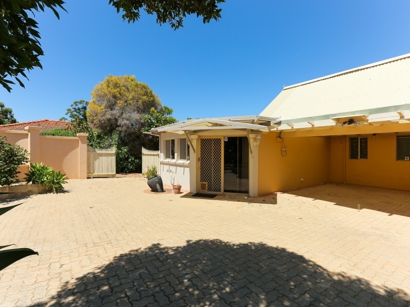 8 Prescott Drive, Gosnells WA 6110