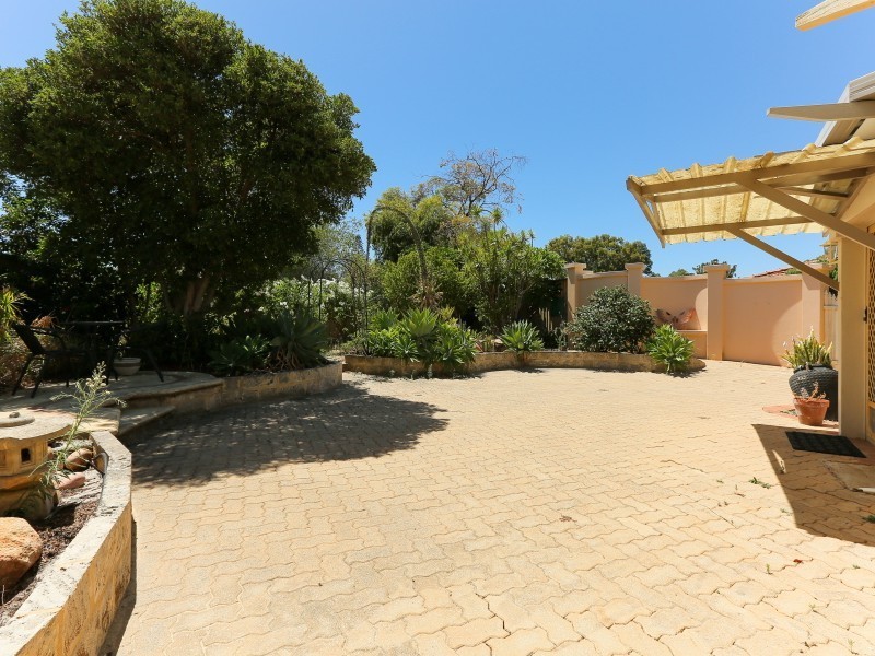 8 Prescott Drive, Gosnells WA 6110