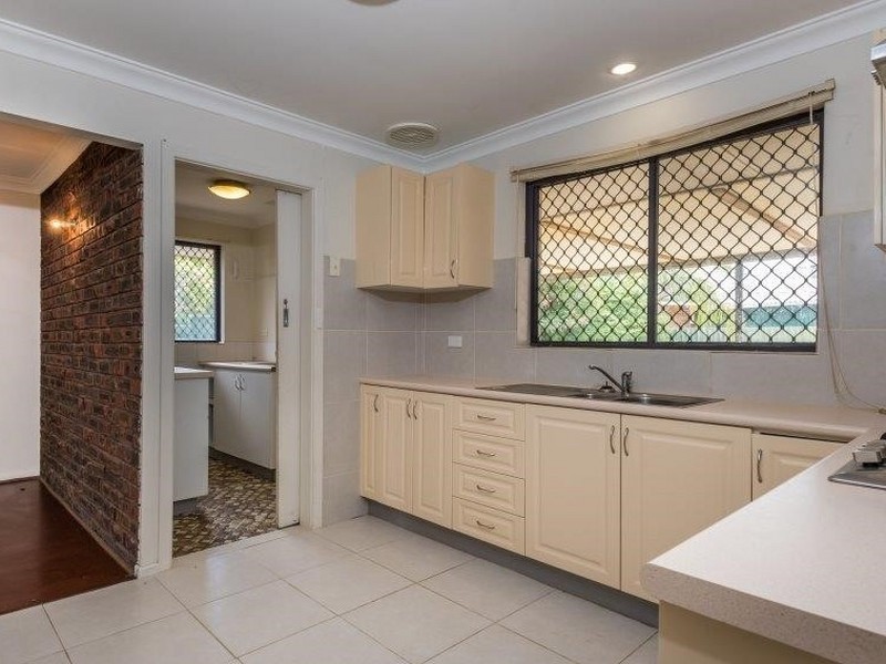 11 Watsonia Street, Maddington WA 6109