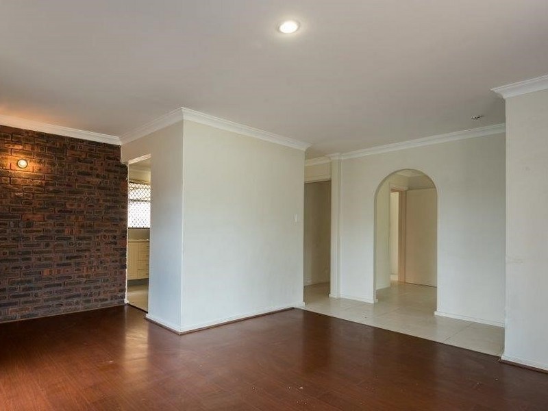 11 Watsonia Street, Maddington WA 6109