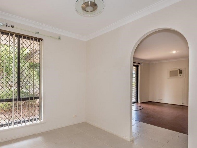 11 Watsonia Street, Maddington WA 6109