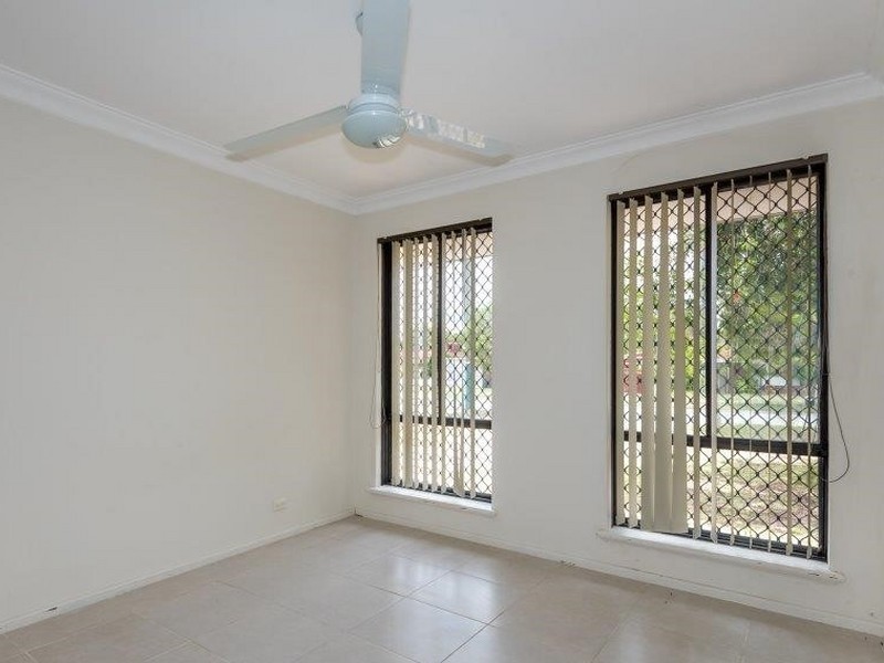 11 Watsonia Street, Maddington WA 6109