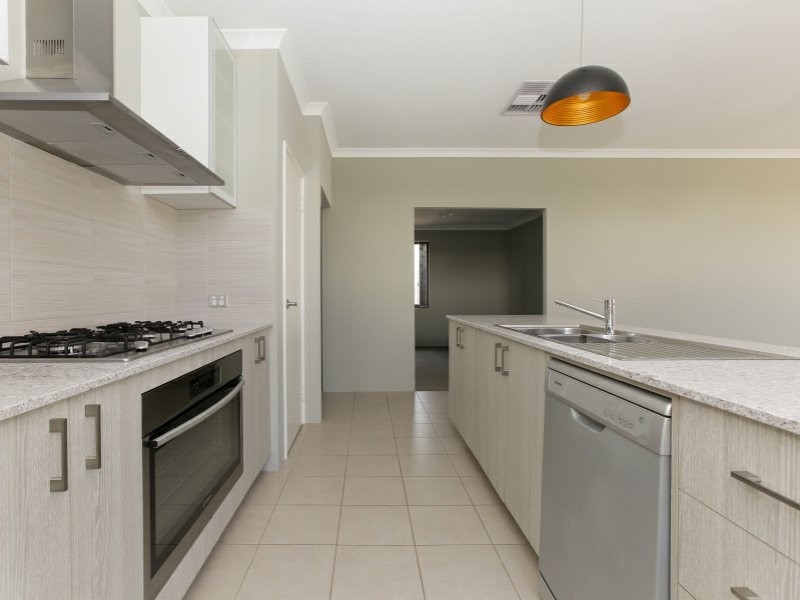 18 Kellogg Drive, Piara Waters WA 6112