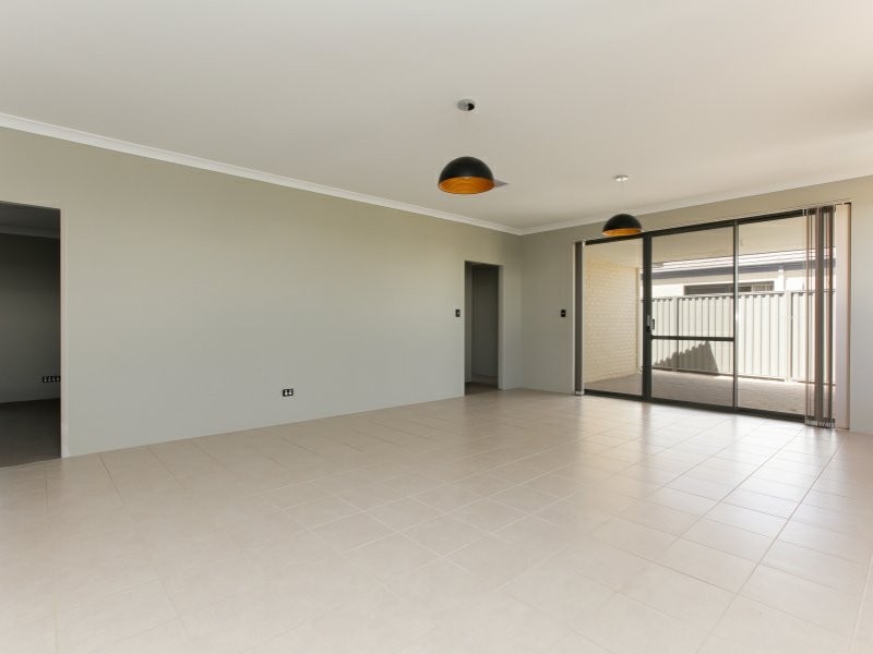 18 Kellogg Drive, Piara Waters WA 6112