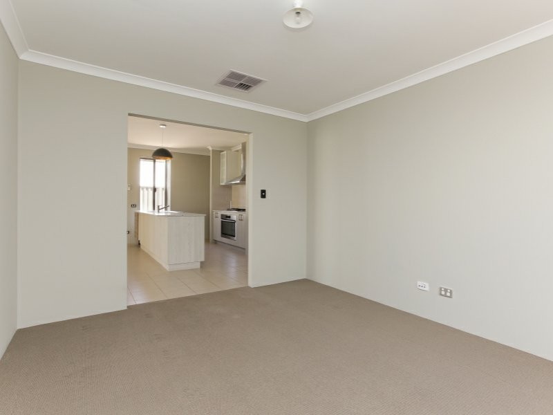 18 Kellogg Drive, Piara Waters WA 6112
