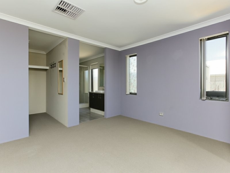 18 Kellogg Drive, Piara Waters WA 6112