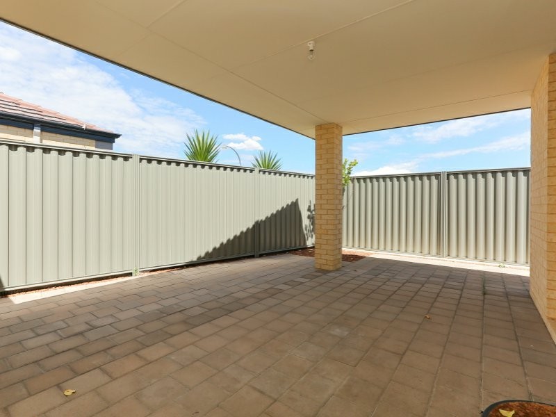 18 Kellogg Drive, Piara Waters WA 6112