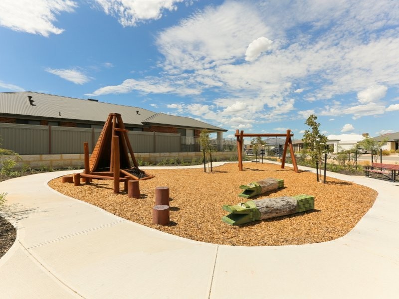 18 Kellogg Drive, Piara Waters WA 6112