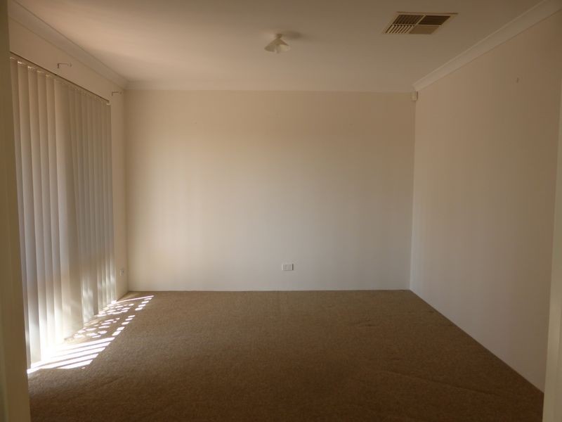 63 Copperback Circle, Huntingdale WA 6110