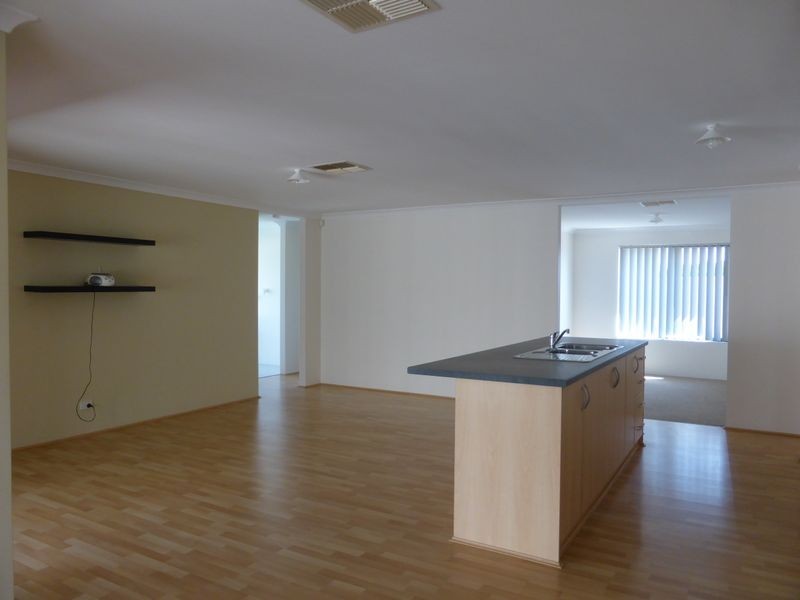 63 Copperback Circle, Huntingdale WA 6110