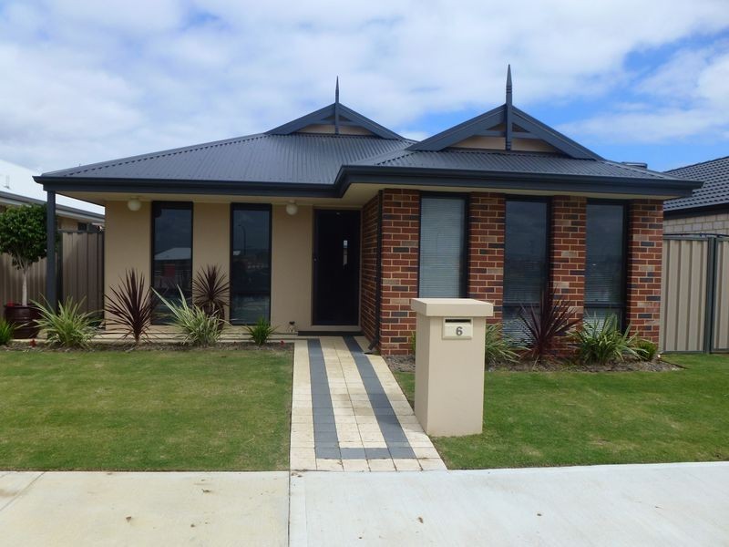 6 St Tropez Gardens, Piara Waters WA 6112