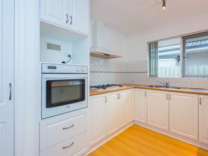 78 Glyndebourne Avenue, Thornlie WA 6108