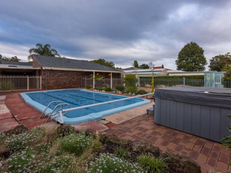 78 Glyndebourne Avenue, Thornlie WA 6108