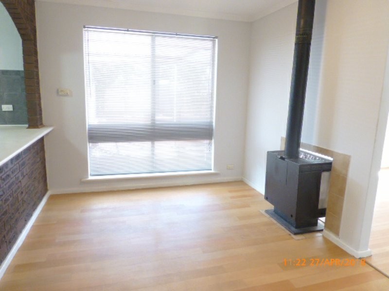 4 Whiteman Street, Thornlie WA 6108