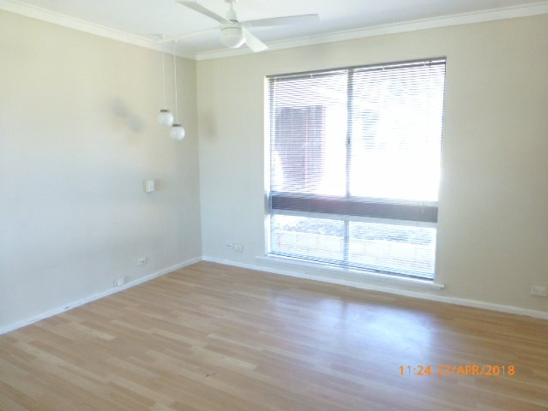 4 Whiteman Street, Thornlie WA 6108