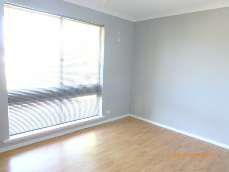 4 Whiteman Street, Thornlie WA 6108