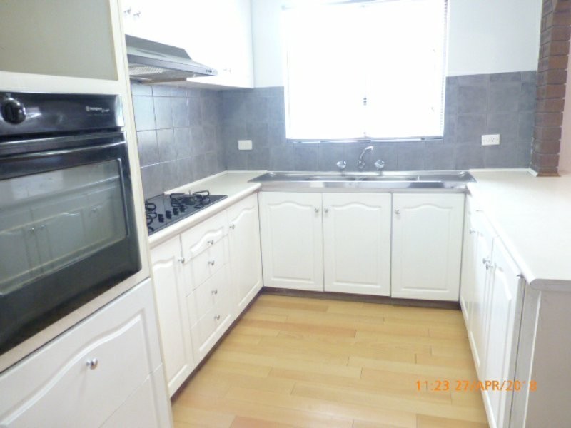 4 Whiteman Street, Thornlie WA 6108