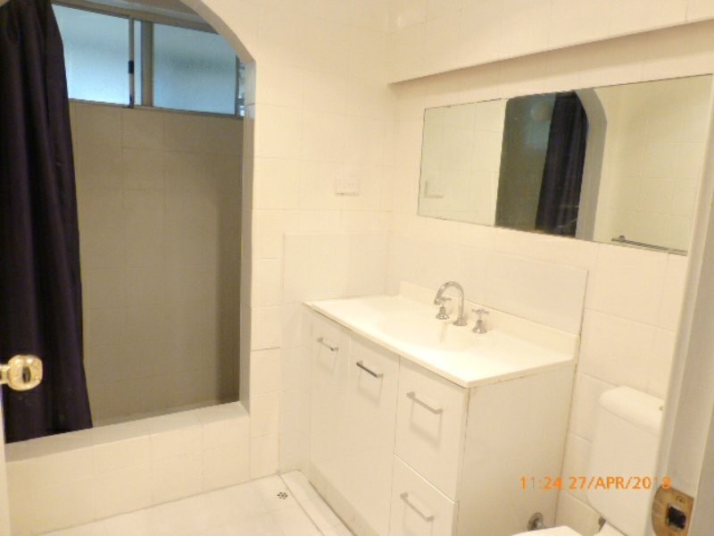 4 Whiteman Street, Thornlie WA 6108