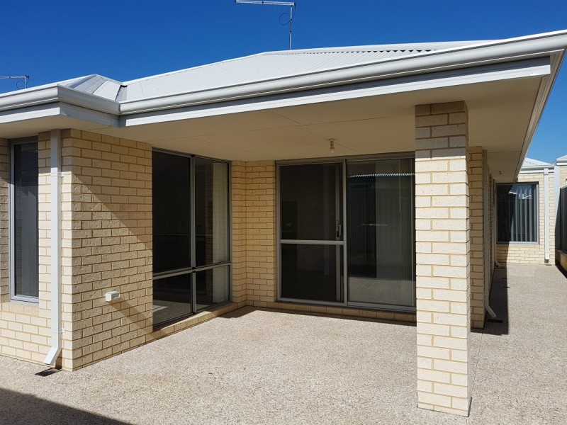 4 Hobson Loop, Piara Waters WA 6112