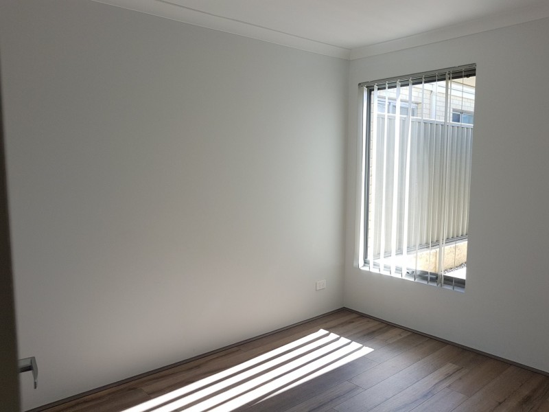 4 Hobson Loop, Piara Waters WA 6112