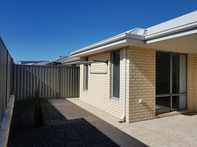 4 Hobson Loop, Piara Waters WA 6112