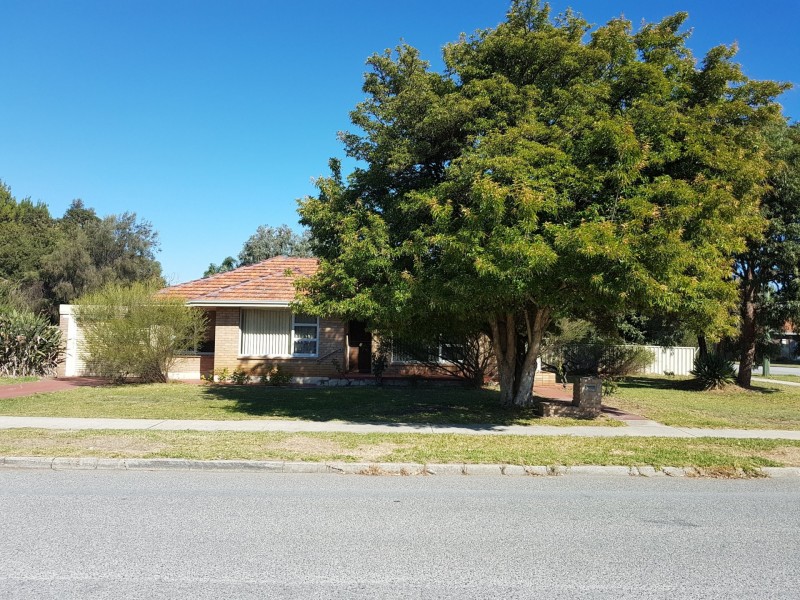 33 Martindale Avenue, Thornlie WA 6108