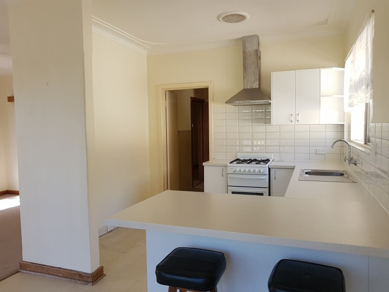 33 Martindale Avenue, Thornlie WA 6108