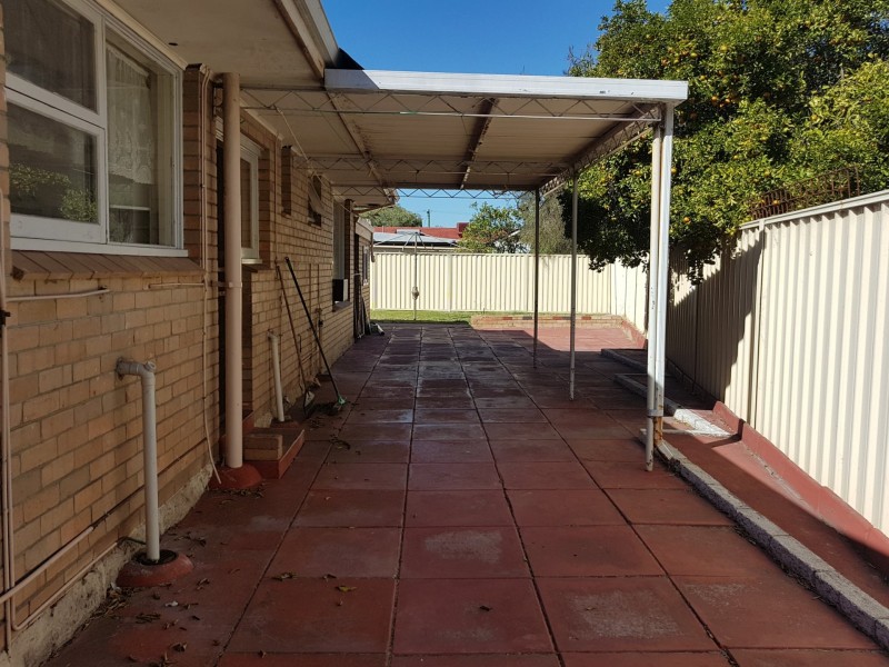 33 Martindale Avenue, Thornlie WA 6108