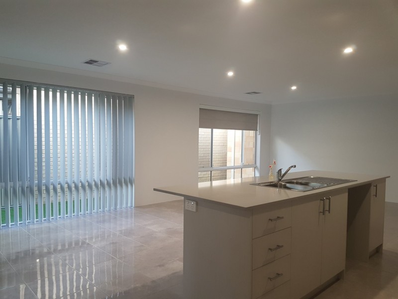 26 Carbeen View, Piara Waters WA 6112