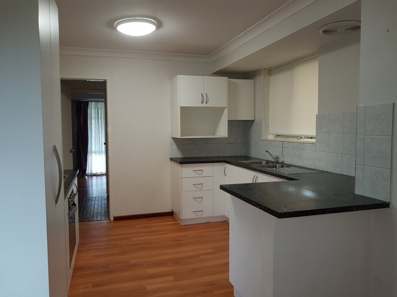 8 Penhurst Court, Thornlie WA 6108